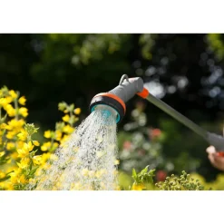 Lancia a impulsi con prolunga Gardena Comfort 2 getti per pulire e innaffiare