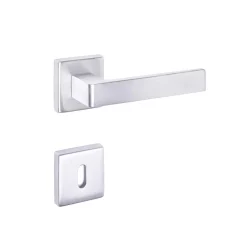 Maniglia modello trentasette con rosette e bocchette patent