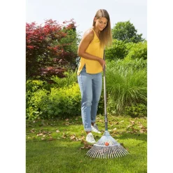 Rastrello in metallo regolabile Gardena NatureLine larghezza da 30 cm - 50 cm