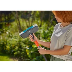 Spazzola con manico Gardena Cleansystem Hard antracite